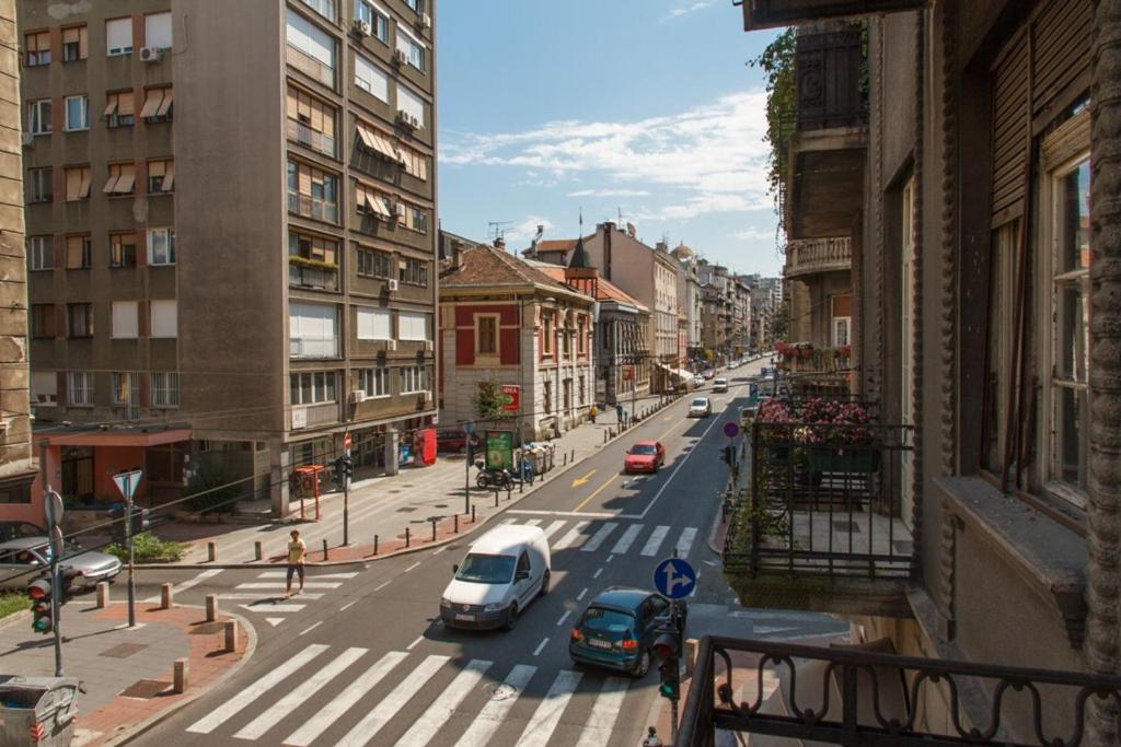 City Center Apartment With Balcony ベオグラード エクステリア 写真