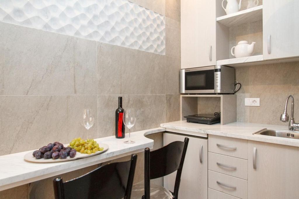 City Center Apartment With Balcony ベオグラード エクステリア 写真