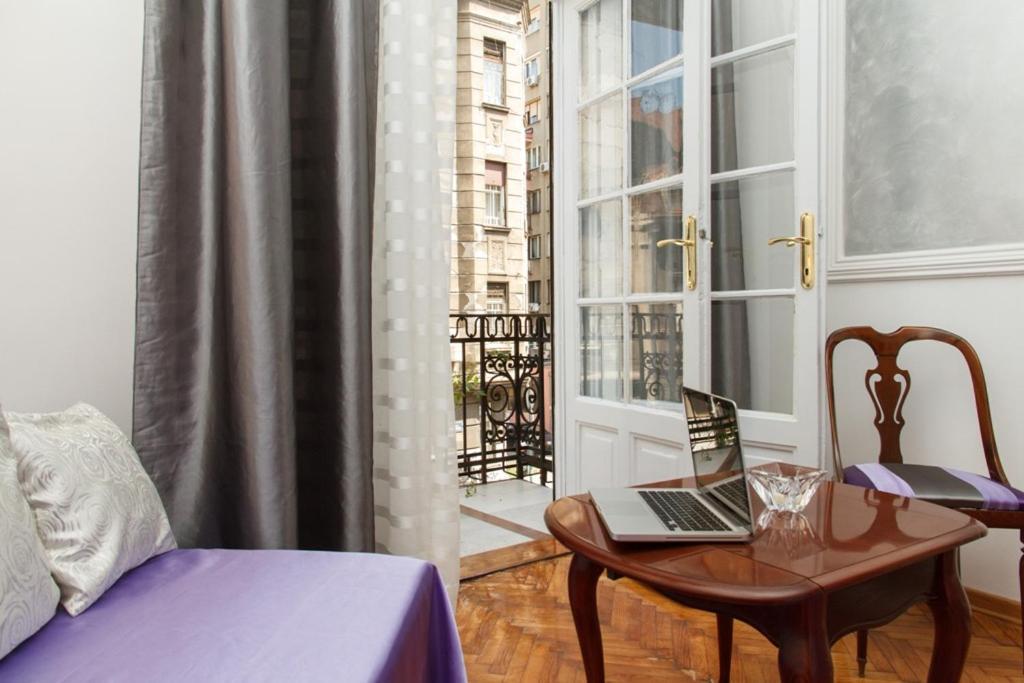 City Center Apartment With Balcony ベオグラード エクステリア 写真